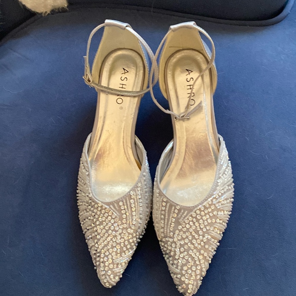 Shoes dress with almost 2” heel